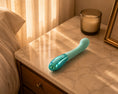 Load image into Gallery viewer, Gii Glow Mint - g spot vibrator product photo 3
